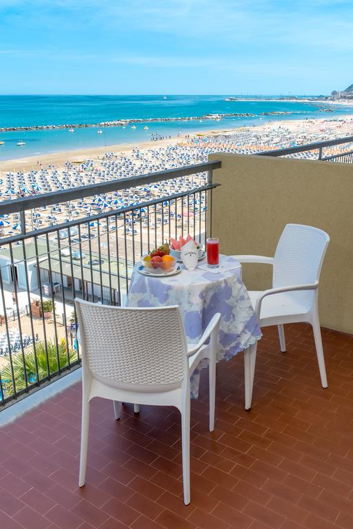 Hotel Belsoggiorno Cattolica Exteriér fotografie