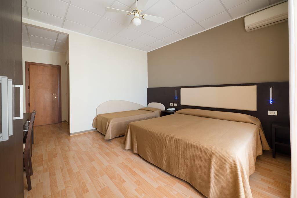 Hotel Belsoggiorno Cattolica Pokoj fotografie